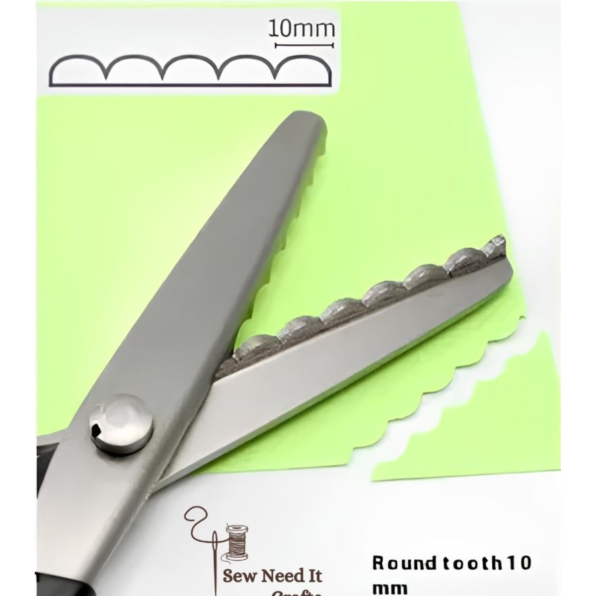 Circular arc scalloped pinking shear with a 10 mm tooth pitch, shown with its blade profile diagram and the wide scalloped edge it cuts in paper