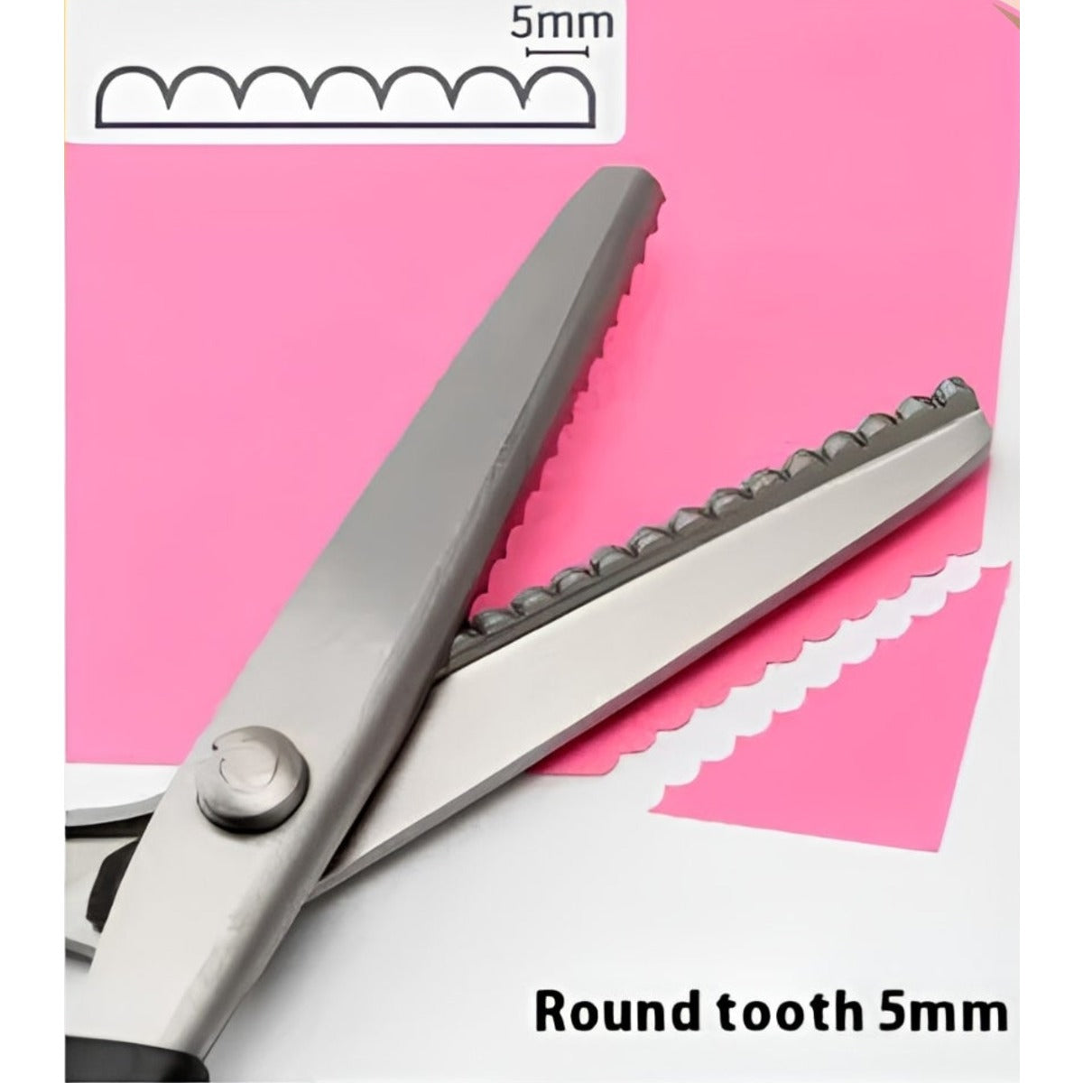 Circular arc scalloped pinking shear with a 5 mm tooth pitch, shown with its blade profile diagram and the scalloped edge it cuts in paper