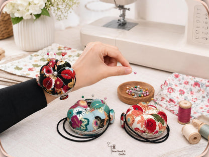 Floral Pin Cushion Wristband, Wrist Pin Cushion for Sewing, Floral Pincushion, Cute Pincushion, Beautiful Pincushions, Floral Pin Cushions
